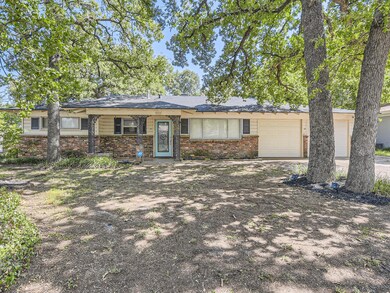 601 Woodcrest Dr, Hurst, TX 76053 - photo 3