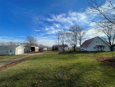 903 S Graham Creek Rd, Covington, IN 47932 - photo 5