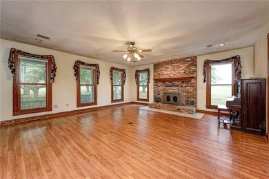 18401 Harmon Rd, Fayetteville, AR 72704 - photo 3