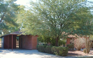 5 Driveway Plenty of Parking