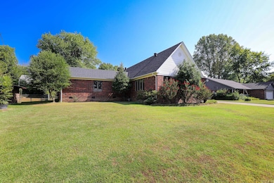 521 W Cross St, Benton, AR 72015 - photo 2