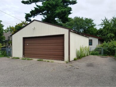 Detached 2 Car Garage