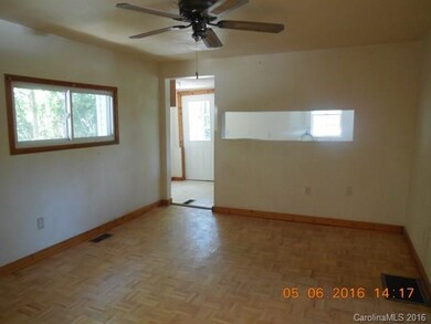 116 Oakhurst St, Hendersonville, NC 28792 - photo 5