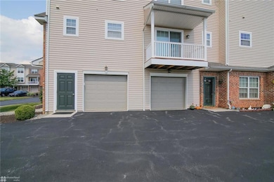 7160 Pioneer Dr, Macungie, PA 18062 - photo 4