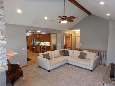 4229 SW Cambridge Ave, Topeka, KS 66610 - photo 5