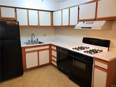 1580 Alta Dr unit 11, Whitehall, PA 18052 - photo 7