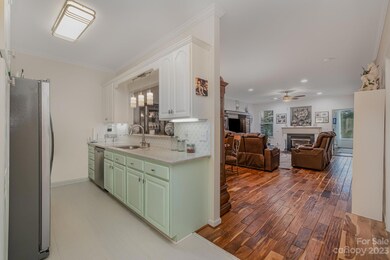 1508 Forest Park Dr unit 1508, Statesville, NC 28677 - photo 6