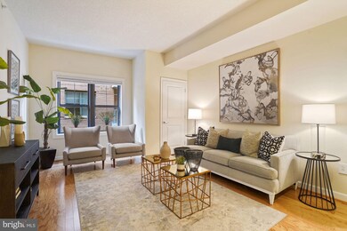 Atlas unit 523, Washington, DC 20037 - photo 4