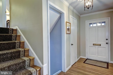 2425 Lexington Rd, Falls Church, VA 22043 - photo 2