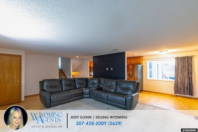 903 Leal St, Douglas, WY 82633 - photo 3