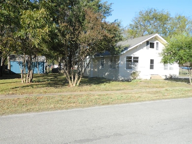 110 W Mulberry St, Leonard, TX 75452 - photo 2