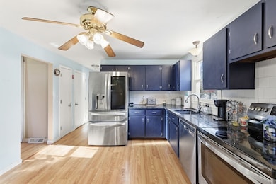 24 Maverick Dr, Mansfield, MA 02048 - photo 5