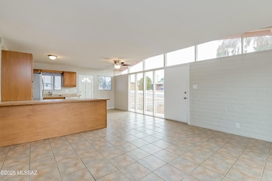 002-photo-dining-room-10508613