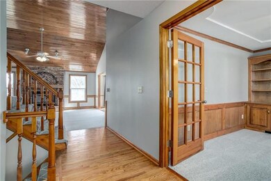 9219 Swarner Dr, Lenexa, KS 66219 - photo 3