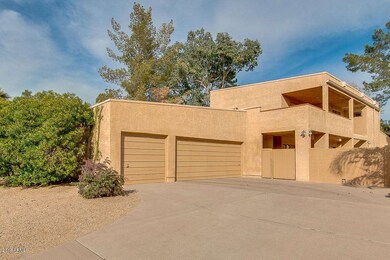 Oversized 3-Car Garage w/Lots of Storage