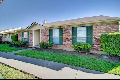 82 E Mountain Creek Dr unit 19, Grand Prairie, TX 75052 - photo 2