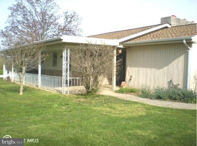 2244 Fisher Rd, Chambersburg, PA 17202 - photo 5