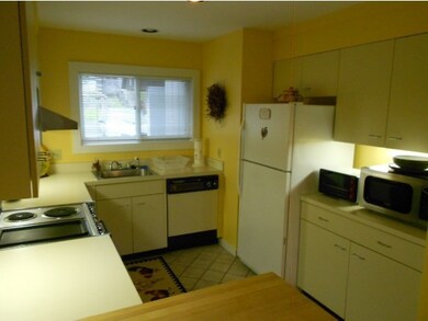 132 Coolidge Falls Rd unit B, Lincoln, NH 03251 - photo 7