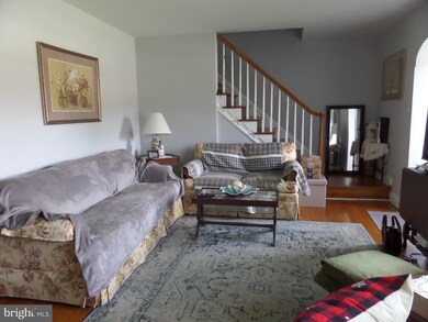 819 N Broad St, Lansdale, PA 19446 - photo 2