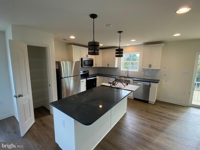 276 Wigeon Ct, Bunker Hill, WV 25413 - photo 2