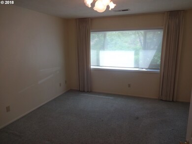 2235 Ridgeway Dr unit 8, Eugene, OR 97401 - photo 4