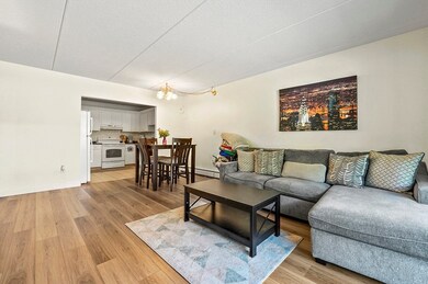 80 N Warren St unit 14, Woburn, MA 01801 - photo 2