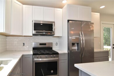 29 Spicer St, Providence, RI 02905 - photo 4