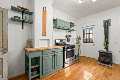 536 E 3rd St unit 1, Boston, MA 02127 - photo 3