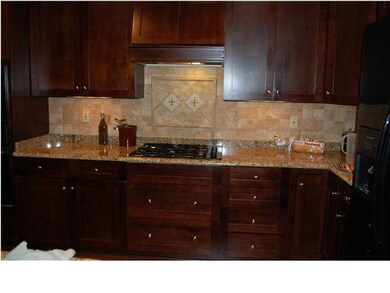 island with breakfast bar...