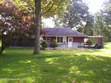 9 Laurel Dr, Dallas, PA 18612 - photo 2