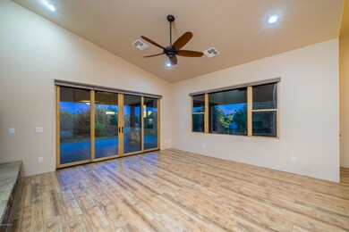 007_Living Room