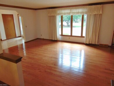 Bright and sunny living room!! Hardwood floors new in 2014