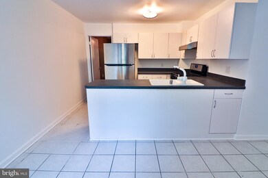 10811 Deborah Dr, Potomac, MD 20854 - photo 6