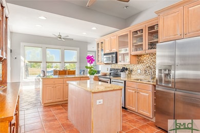 Upstairs - Unit 3 3BR/3BA with Large Screened Porc