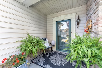 755 Marigold Ct, Bridgeville, PA 15017 - photo 4