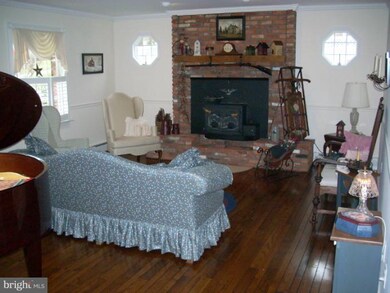 5262 Freter Rd, Sykesville, MD 21784 - photo 3