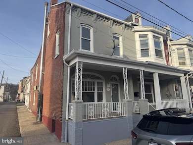 25 E Oak St, Shenandoah, PA 17976 - photo 2