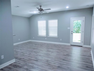 1416 W Crawford St, Denison, TX 75020 - photo 5