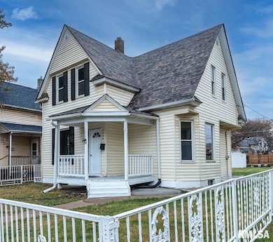 2008 Dixwell St, Davenport, IA 52802 - photo 2