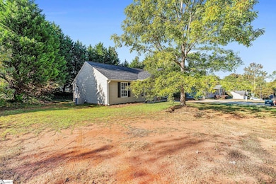 159 Falcon Ridge Dr, Boiling Springs, SC 29316 - photo 3