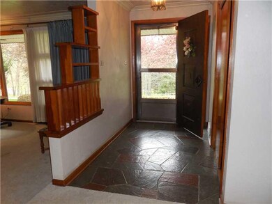 Entry/Foyer.