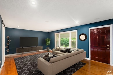 1211 N 1800 Rd, Lawrence, KS 66049 - photo 4