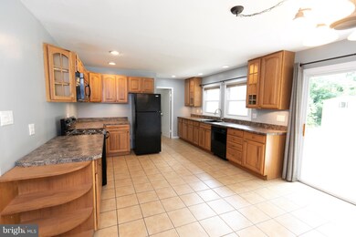 15804 Pointer Ridge Dr, Bowie, MD 20716 - photo 7