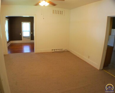 815 Delaware St, Oskaloosa, KS 66066 - photo 2