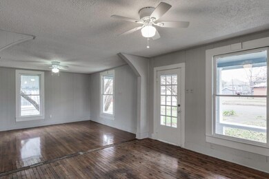 900 W Chestnut St, Denison, TX 75020 - photo 4