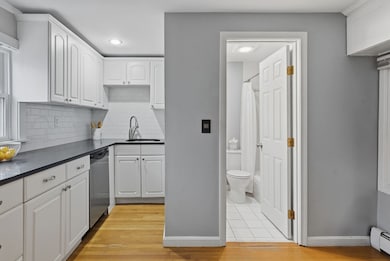 528 E 3rd St unit 2, Boston, MA 02127 - photo 3