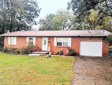 307 N Oak St, Campbell, MO 63933 - photo 2