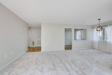 295 Temple St unit 102, West Roxbury, MA 02132 - photo 4