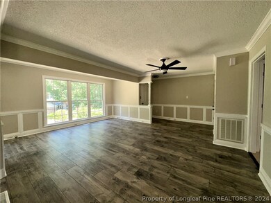 330 Colinwood Dr, Fayetteville, NC 28303 - photo 4