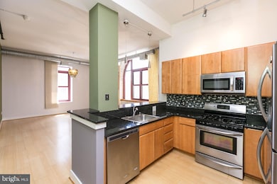 22 S Howard St unit R503, Baltimore, MD 21201 - photo 2